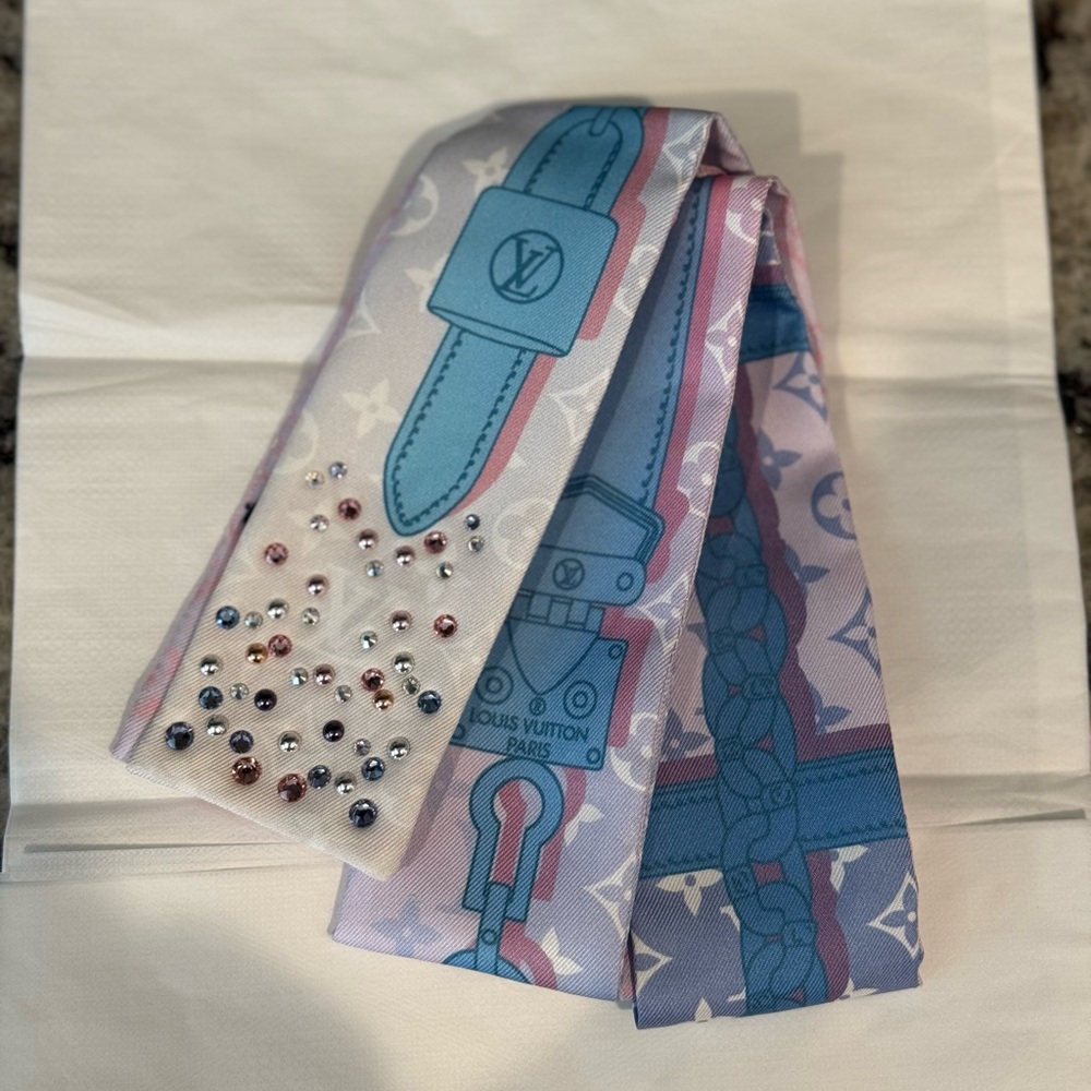 Louis Vuitton Rising Confidential Bandeau BB